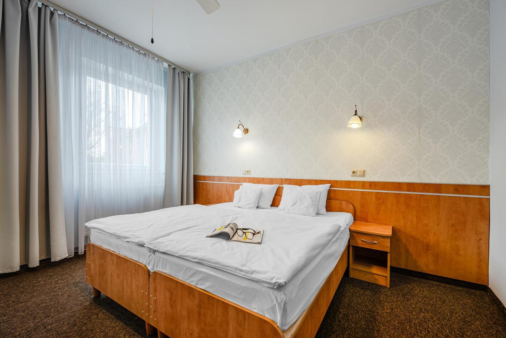 Hotel Bristol Kielce Exterior photo
