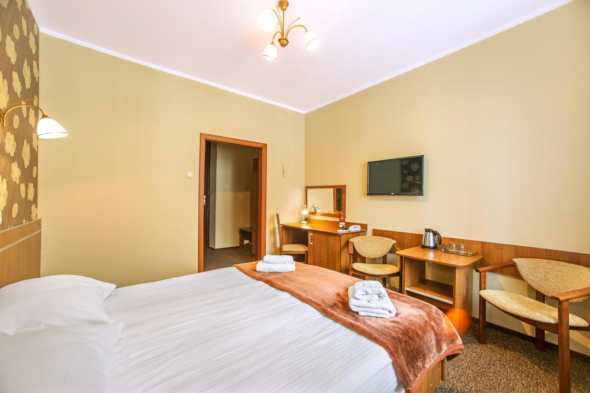 Hotel Bristol Kielce Exterior photo