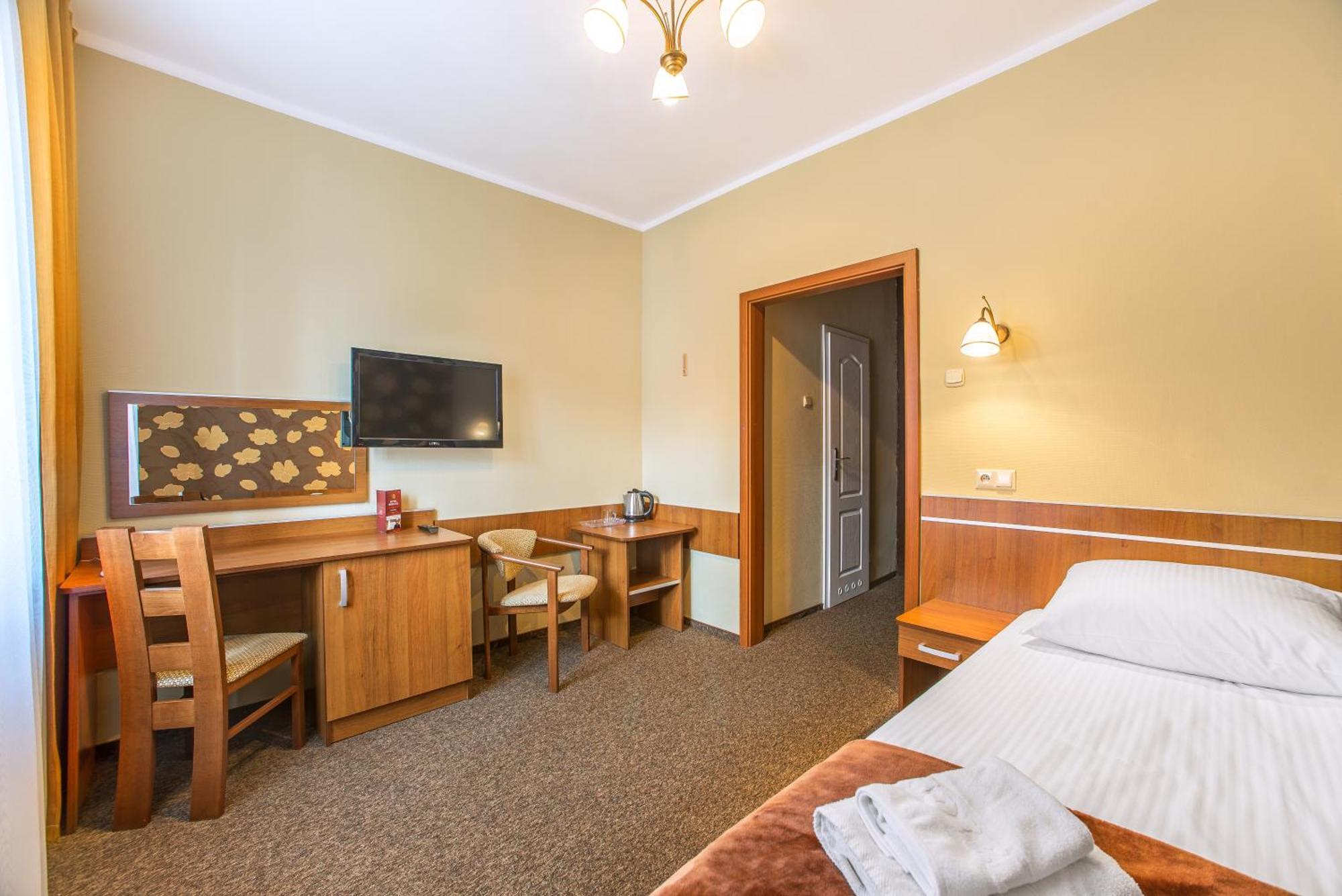 Hotel Bristol Kielce Room photo